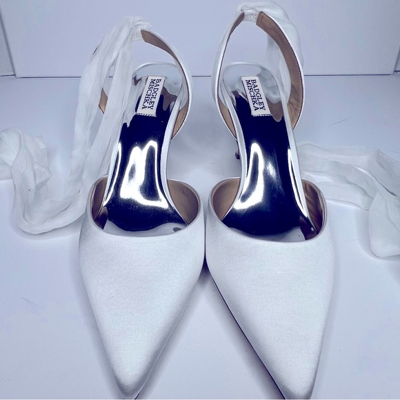 Badgley Mischka Blaze White Satin Stiletto Heels - Size 11- New with Box - Picture 4 of 10